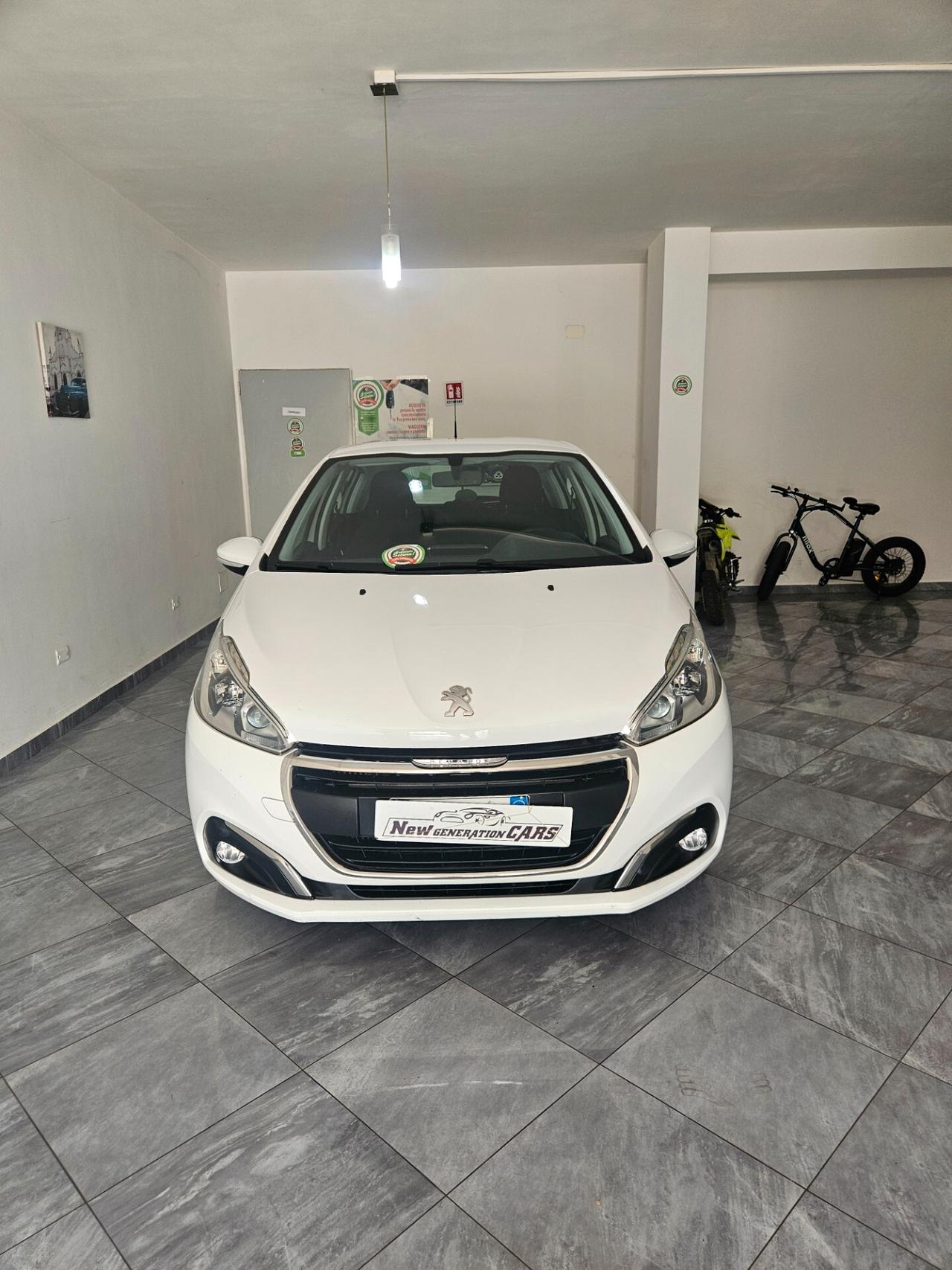 Peugeot 208 BlueHDi 75 5 porte Allure