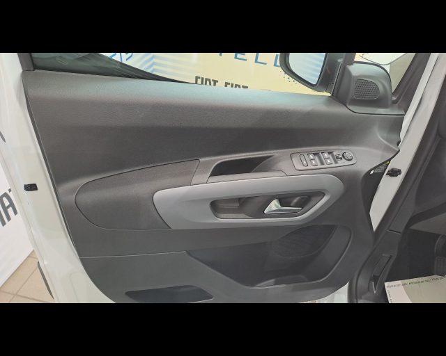 FIAT Doblo Passo Corto 1.5 d 100cv VERSIONE VETTURA