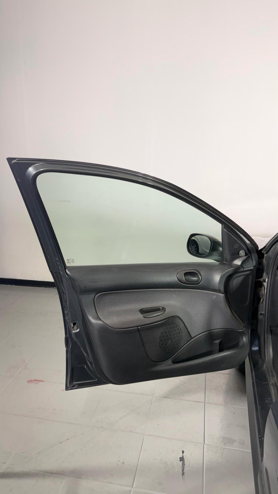 Peugeot 206 Plus 1.1 60CV 5p. Energie