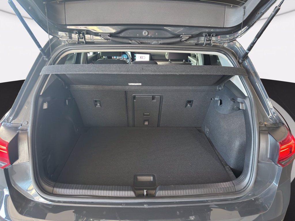 VOLKSWAGEN Golf 1.5 tsi evo life 130cv del 2022