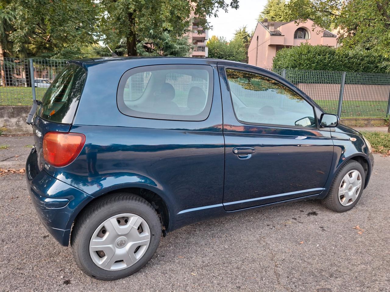 Toyota Yaris 1.0 benzina