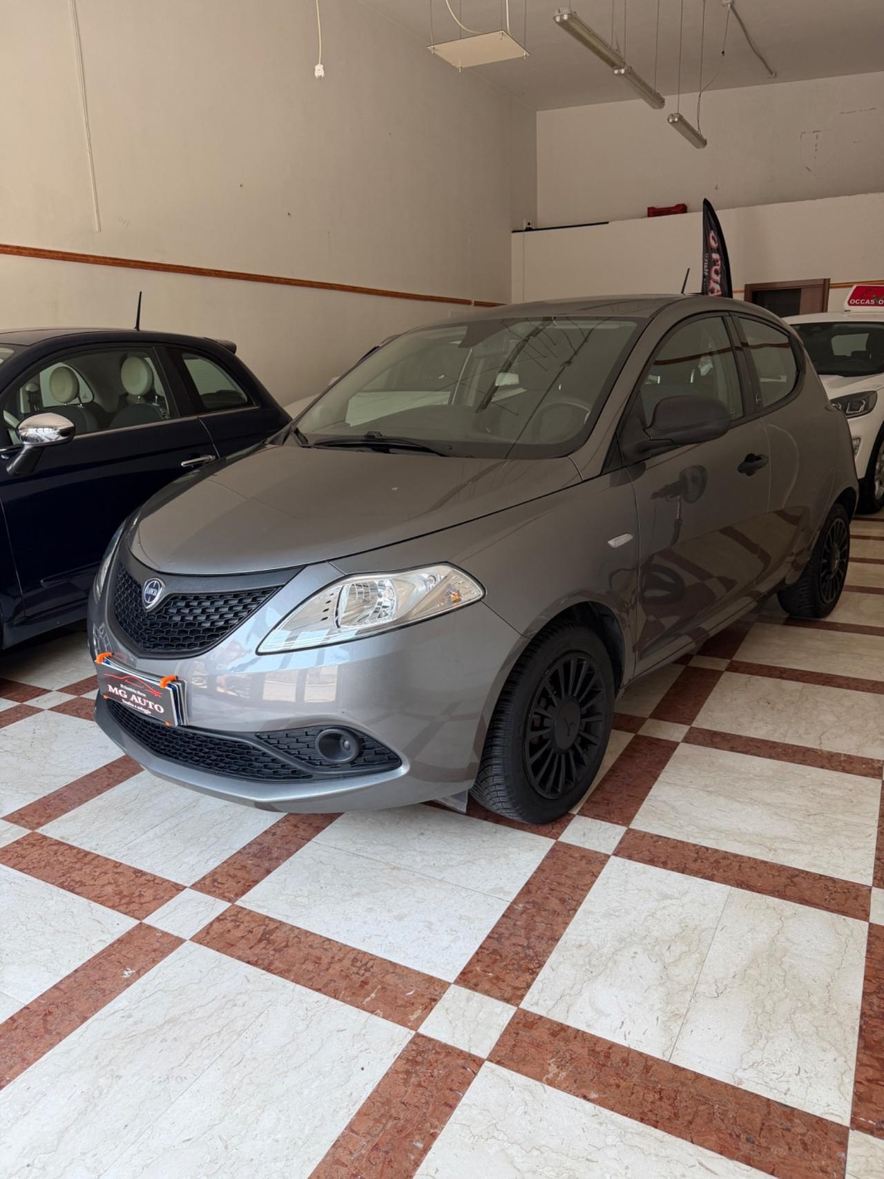 Lancia Ypsilon 1.0 FireFly 5 porte S&S Hybrid Ecochic Gold