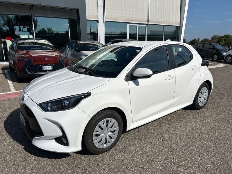 Toyota Yaris Yaris 1.5 Hybrid 5 porte Active IVA ESPOSTA COMPRESA GARANZIA FINO AL 2033