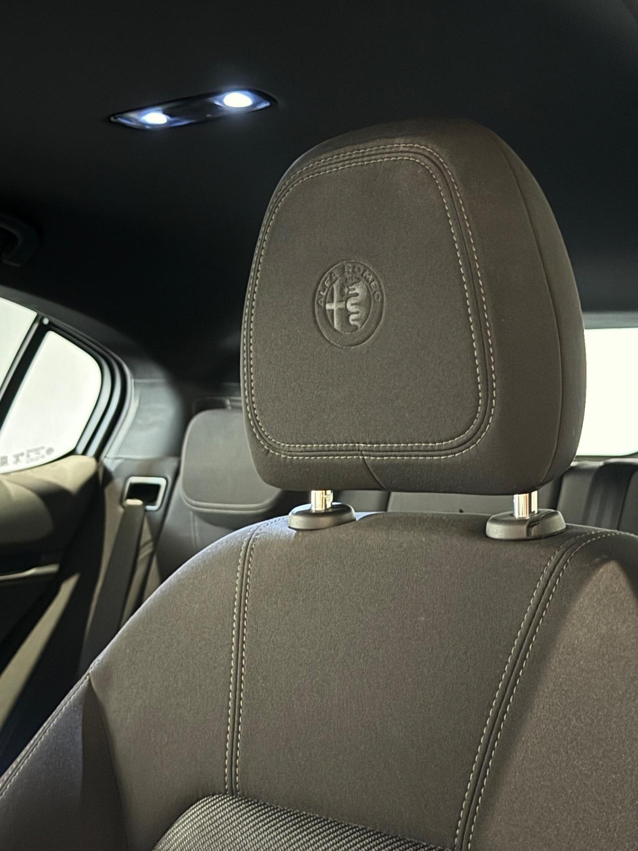 Alfa Romeo Stelvio 2.2 Turbodiesel 160 CV AT8 RWD Business