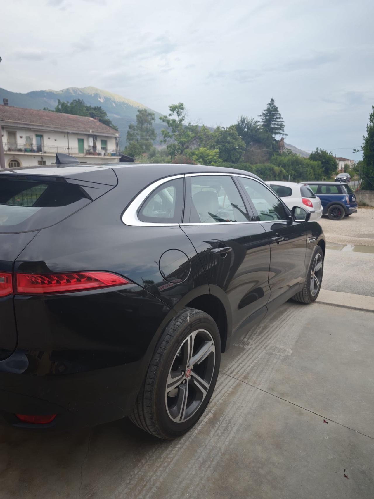 Jaguar F-Pace 2.0 D 180 CV Portfolio accetto permuta e finanziamento