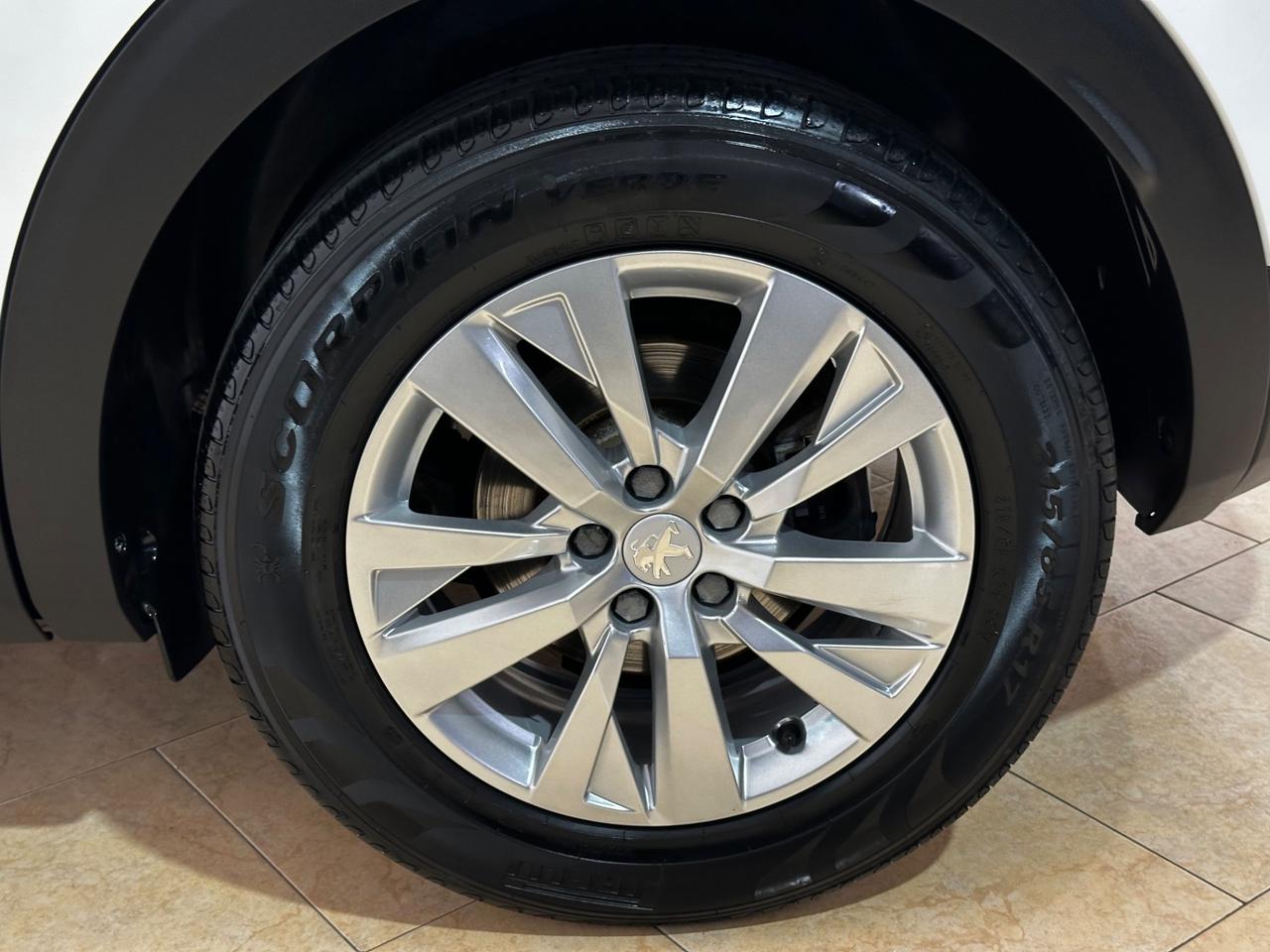 Peugeot 3008 BlueHDi 130 S&S EAT8 Business