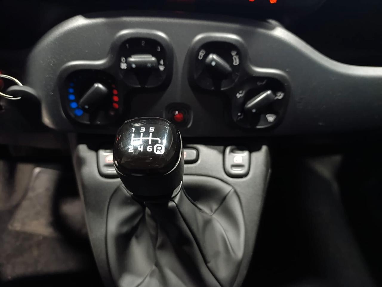 Fiat Panda CROSS HYBRID del 2021 - 90.000 km -