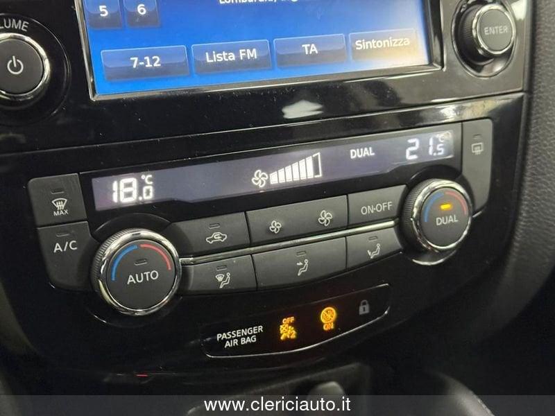 Nissan Qashqai 1.2 DIG-T N-Connecta (TETTO PAN.)