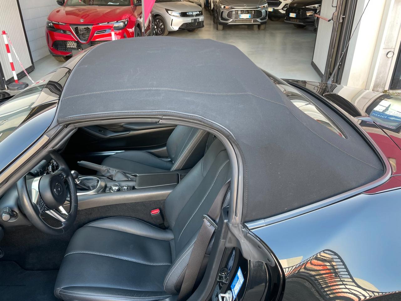 Mazda MX-5 1.5L Skyactiv-G Exclusive-Line