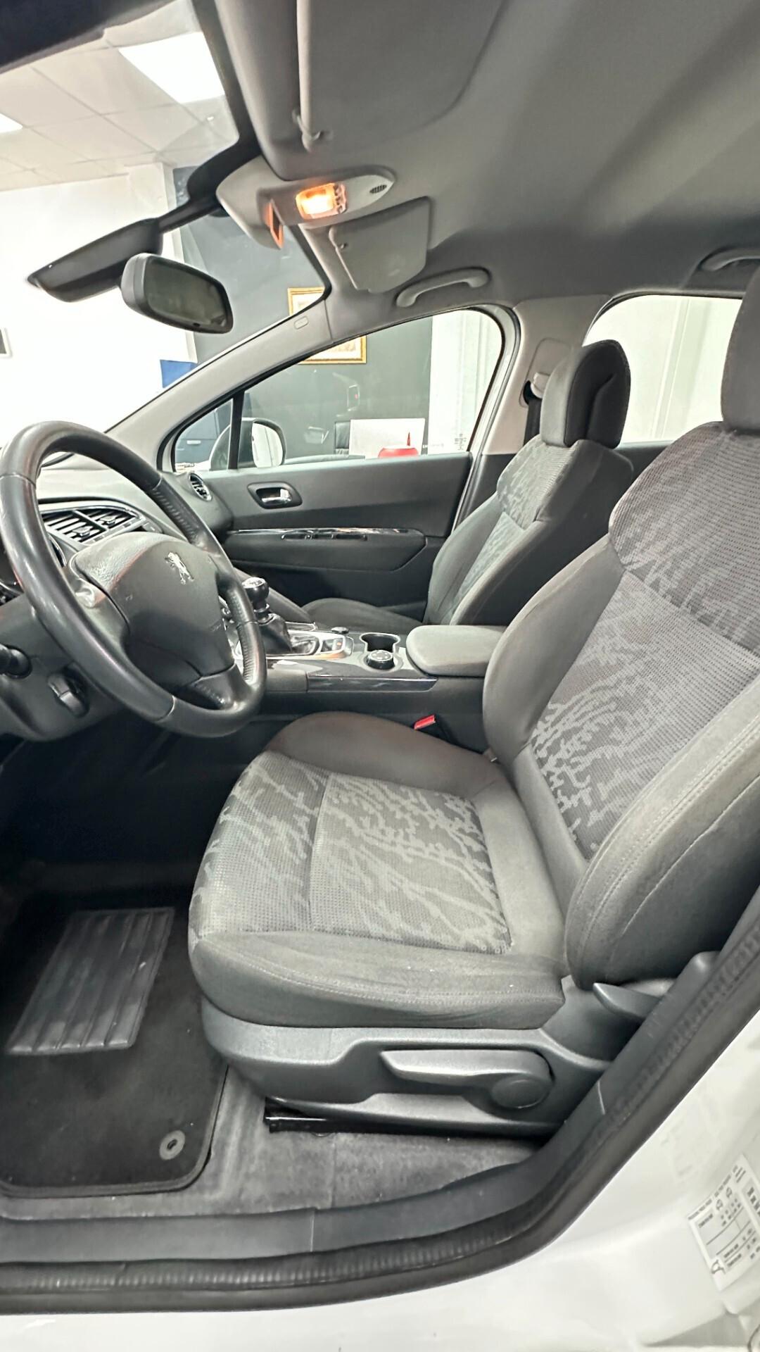 Peugeot 3008 1.6 HDi 115CV Business