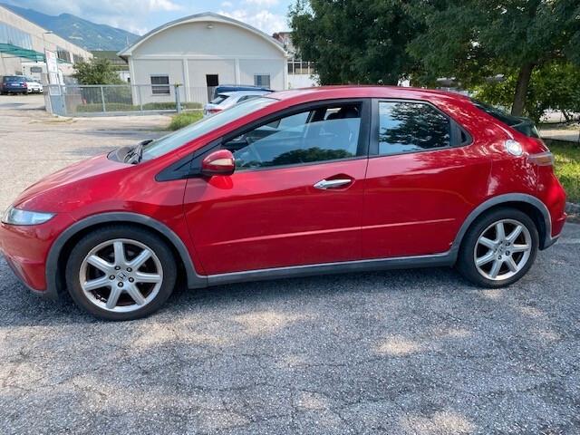 Honda Civic 1.8 i-VTEC 5p. Exclusive LE