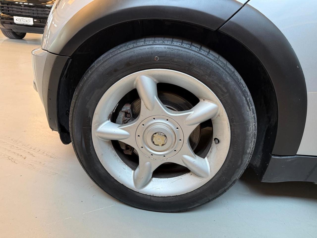 Mini Cooper 1.6 16V asi
