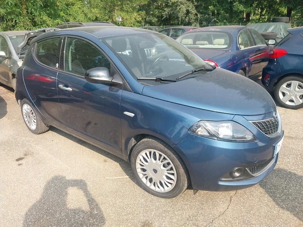Lancia Ypsilon 1.0 FireFly 5 porte S&S Hybrid Alberta Ferretti