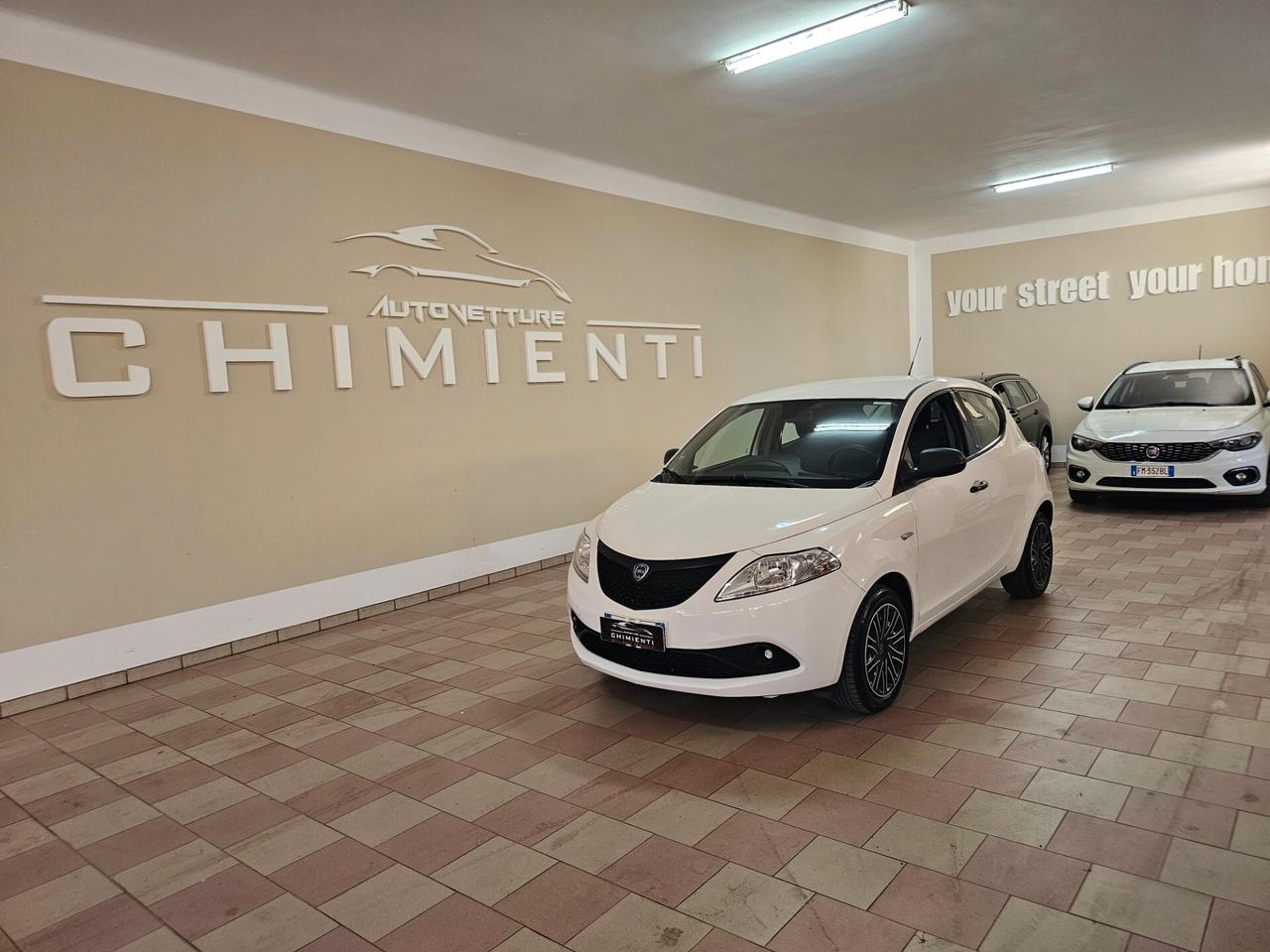 Lancia Ypsilon 1.2 69 CV 5 porte Gold