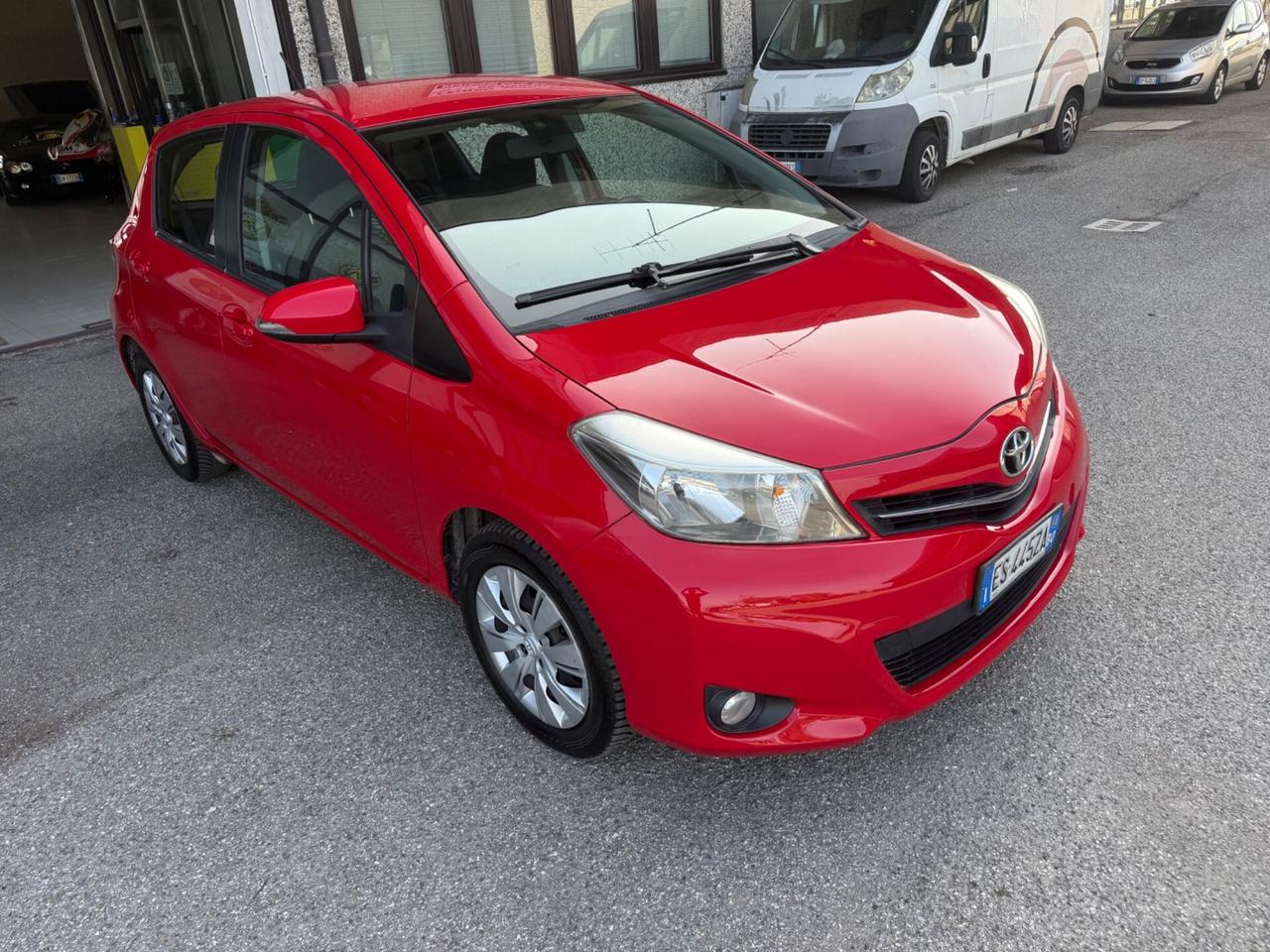 Toyota Yaris 1.0 5 porte Lounge
