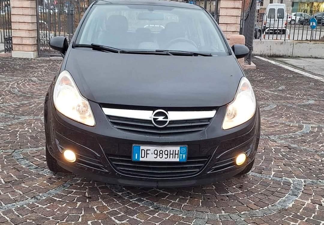 Opel Corsa 1.4 benzina/gpl