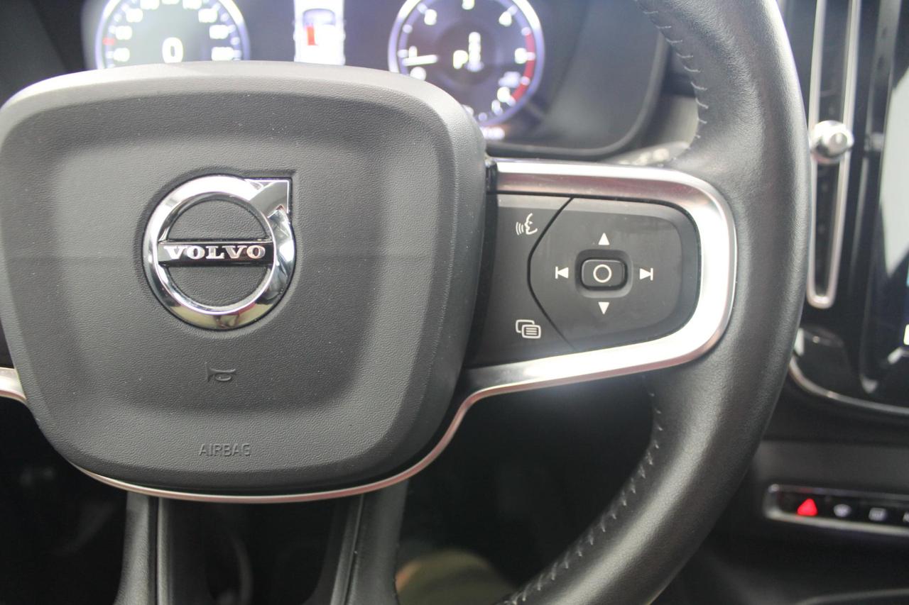 Volvo XC40 2.0 D3 Inscription Geartronic TETTO