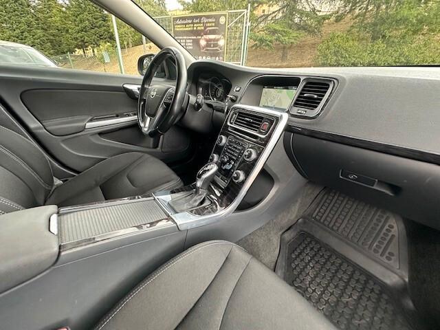 Volvo V60 D2 1.6 Powershift R-design Kinetic