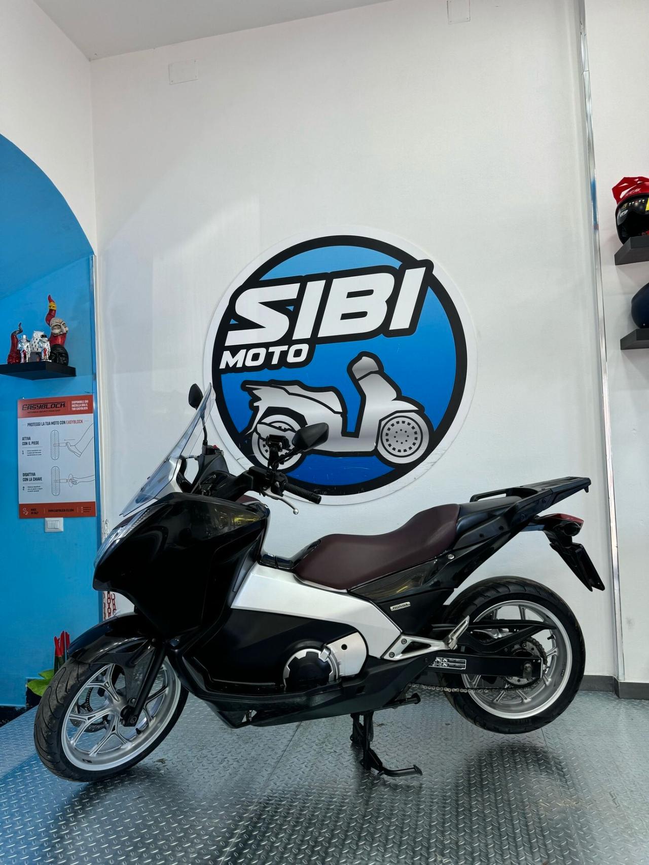 HONDA INTEGRA 700