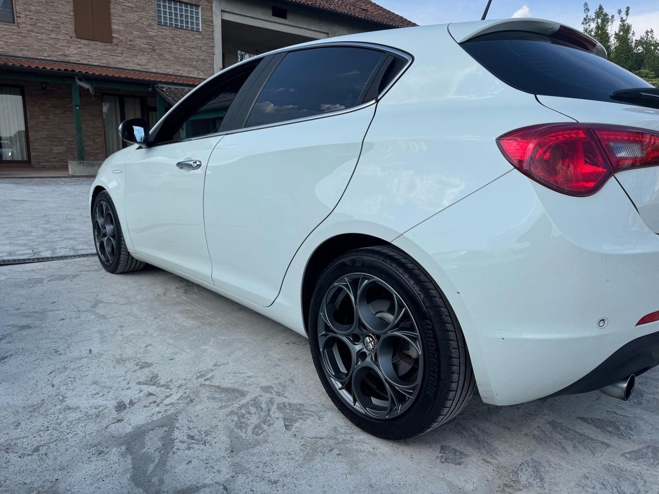 Alfa Romeo Giulietta 1.6 JTDm-2 105 CV Exclusive neopatentati