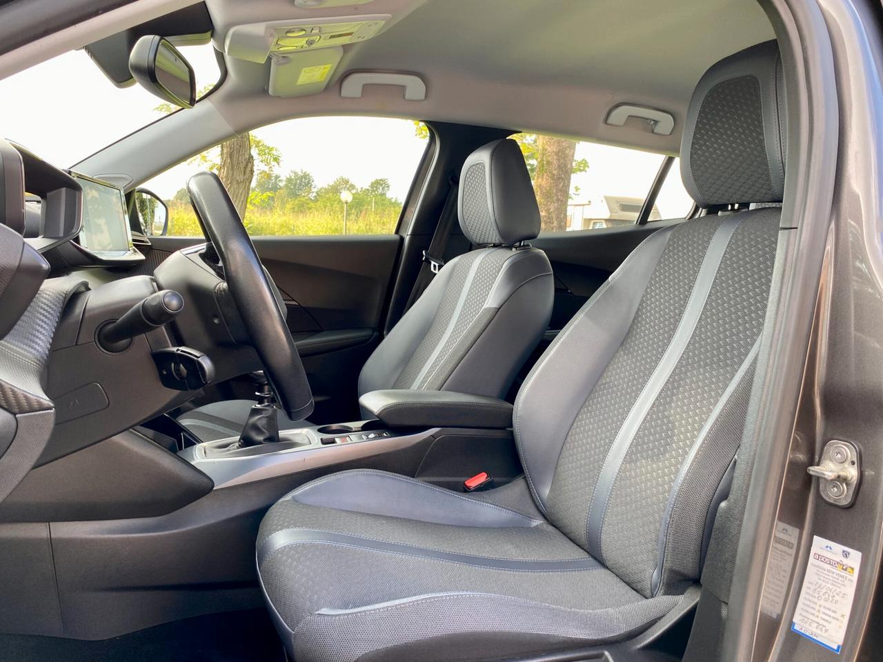 Peugeot 2008 1.2 puretech Active Pack 130cv CINGHIA SOSTITUITA