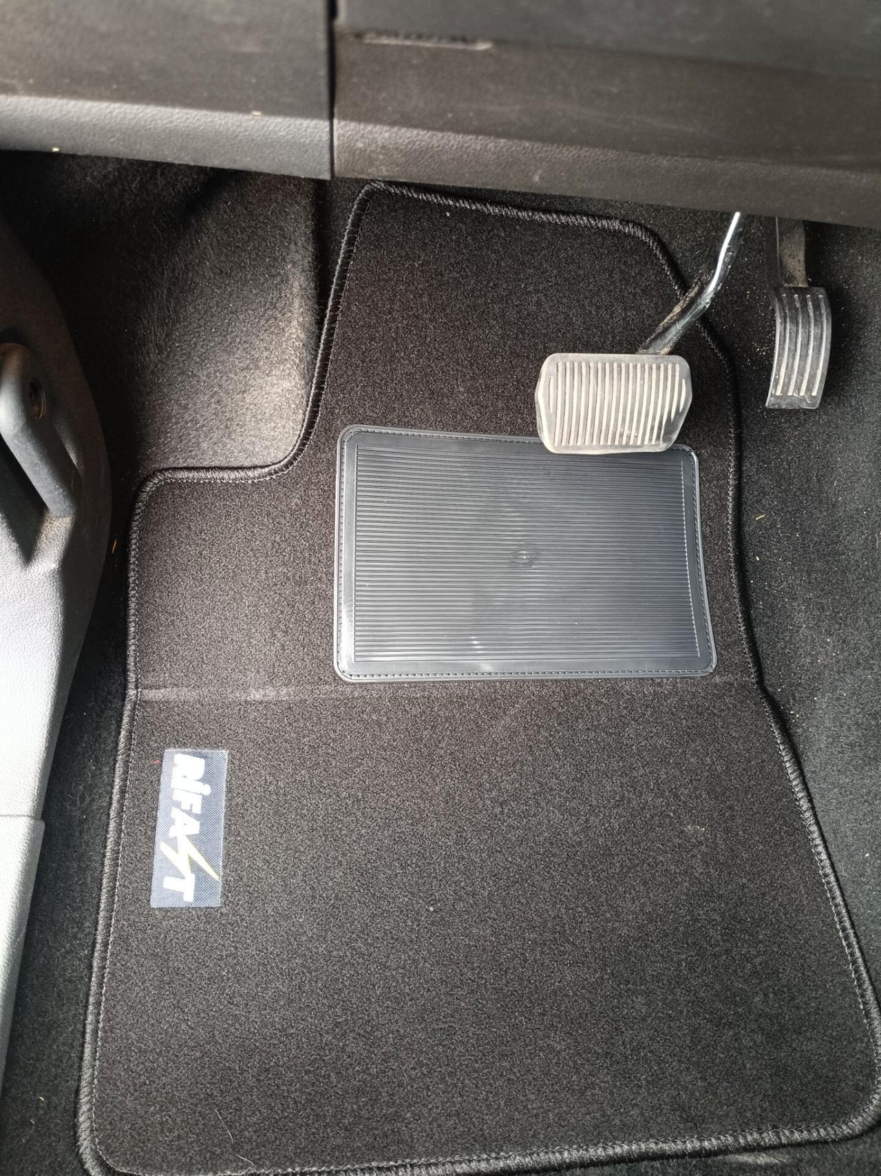 Ford Kuga 2.0 TDCI 140 CV 4WD Powershift Business