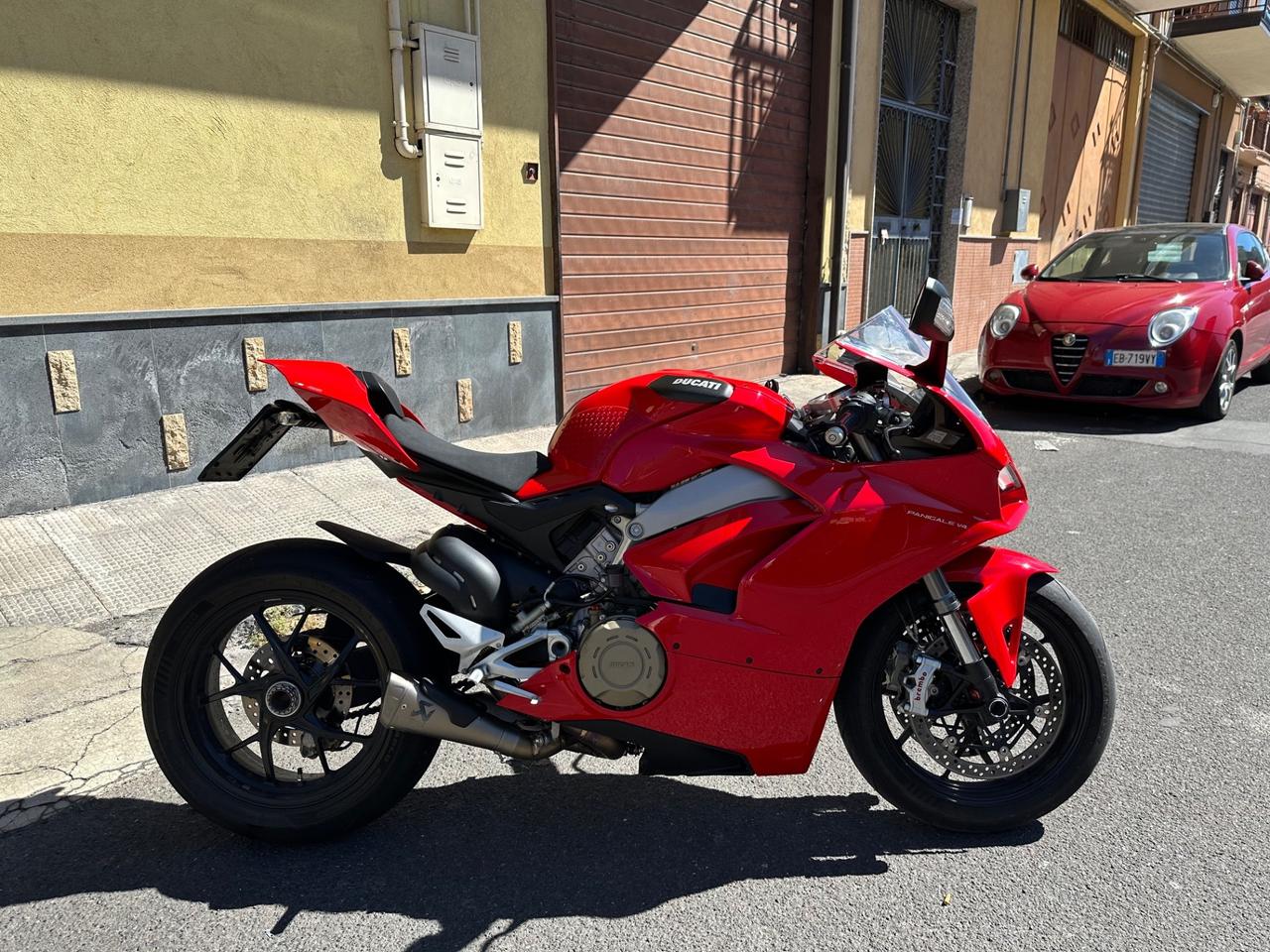 Ducati Panigale V4 Akrapovic