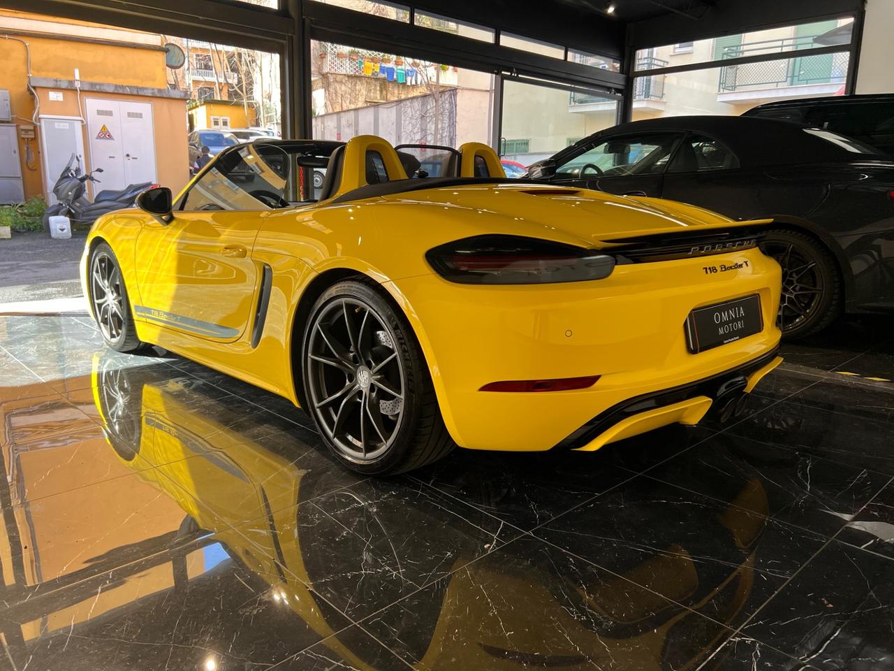 Porsche 718 Spyder Boxster 2.0 T - IVA ESPOSTA BOOK SERVICE