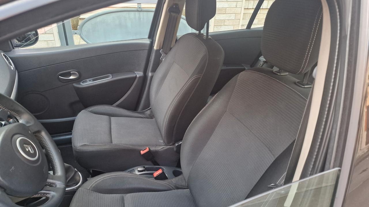 Renault Clio 1.2 16V 5 porte Dynamique