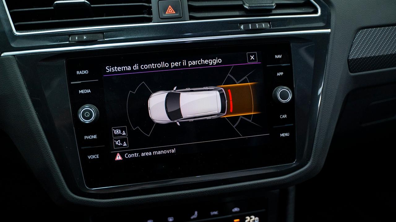 Volkswagen Tiguan 2.0 TDI 200 CV 2 X R LINE DSG 4MOTION SCR TETTO VIRTUAL CKT PACK LUCI XENO FULL OP