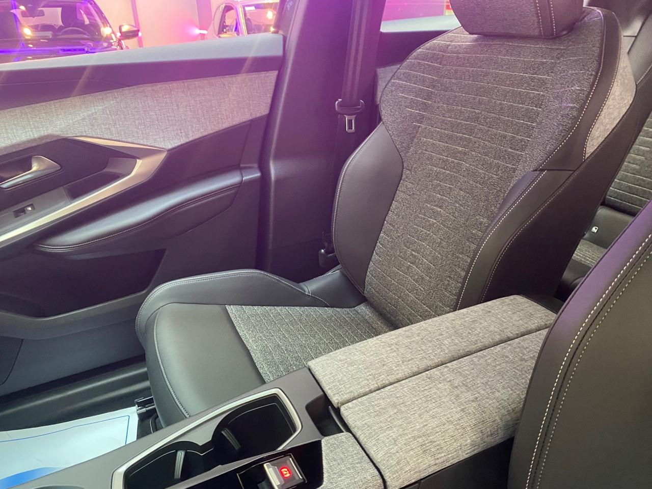 Peugeot 3008 Hybrid 136 e-DCS6 Allure