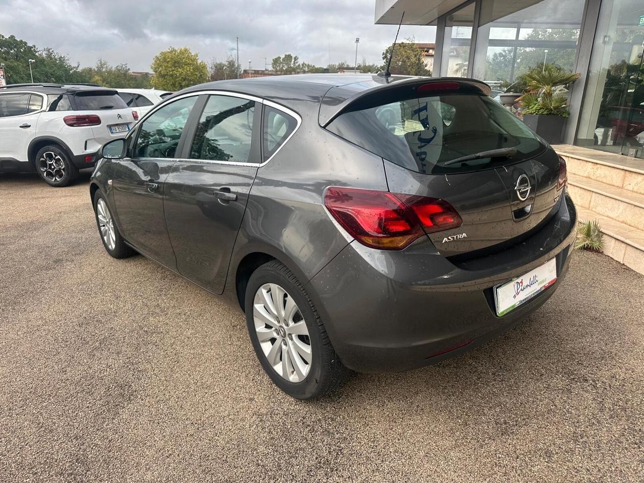 Opel Astra 1.7 CDTI 110CV 5 porte Cosmo NEOPATENTATI