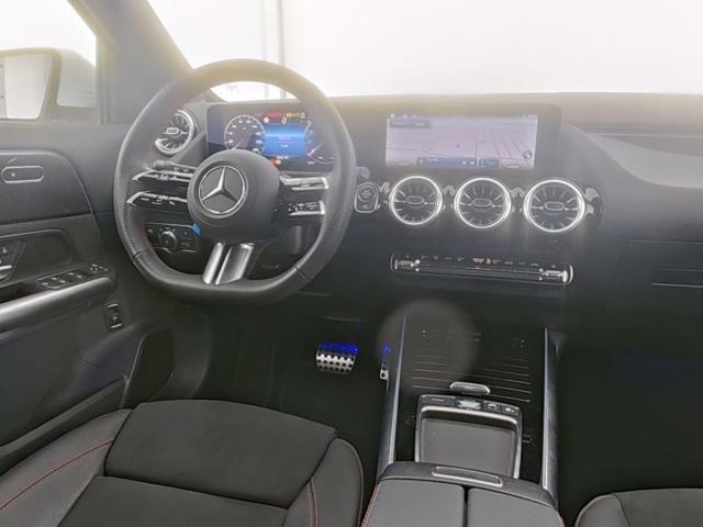 MERCEDES-BENZ GLA 180 Automatic AMG Line Premium