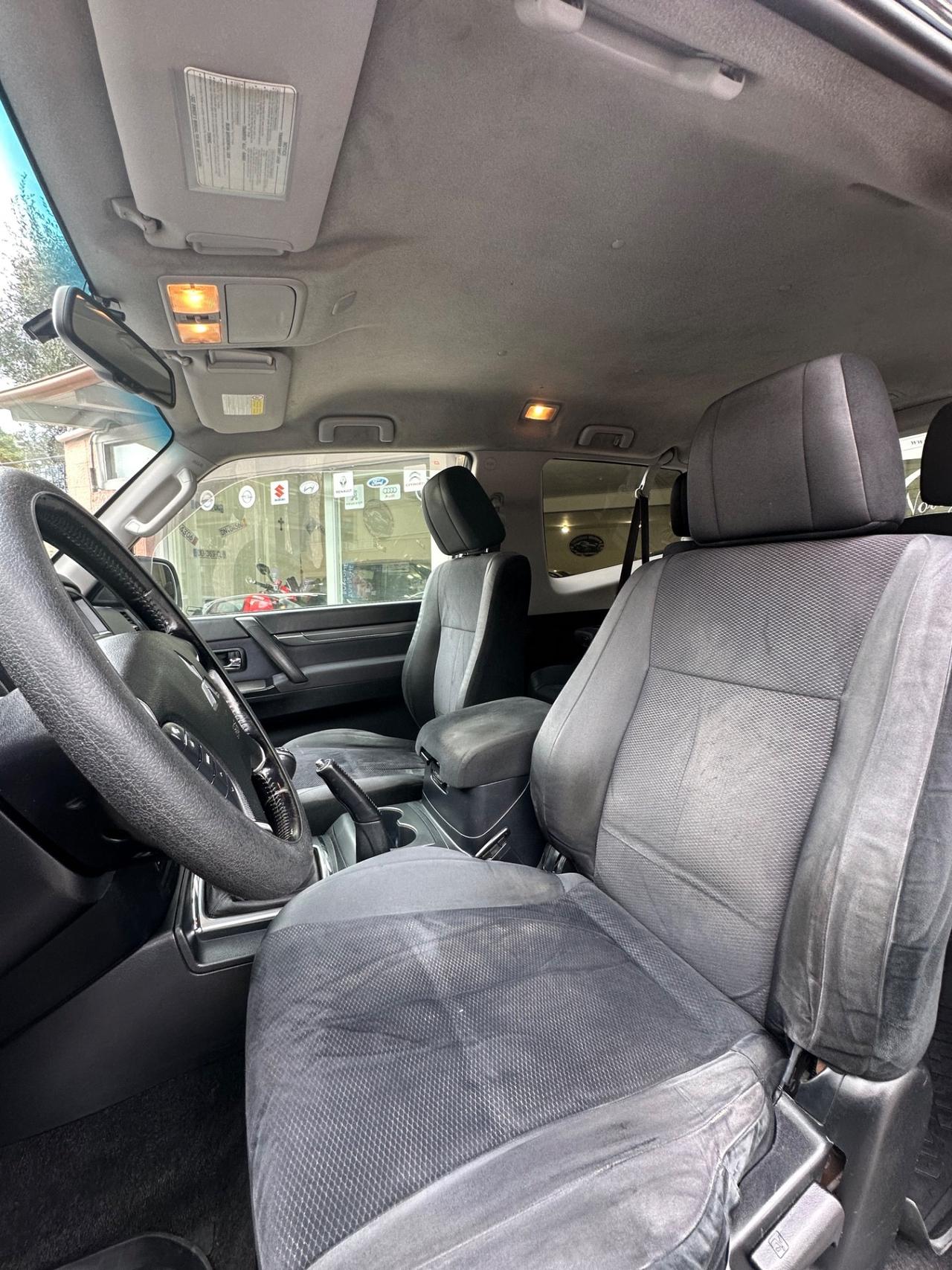 Mitsubishi Pajero 3.2 DI-D 16V aut. 3p. Instyle DPF