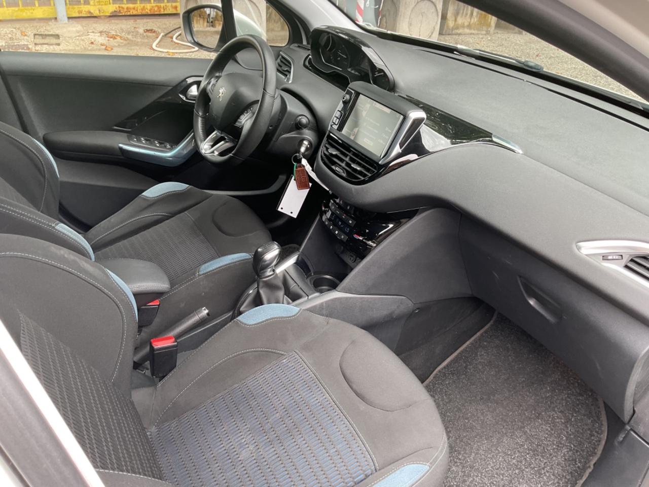 Peugeot 208 1.2 5 porte Allure OK NEOPATENTATI