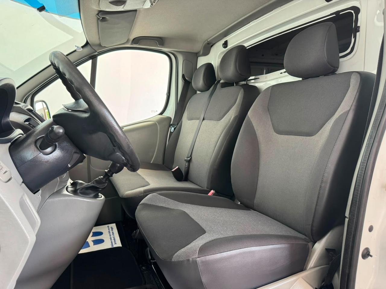 Renault Trafic L1H1 2.0 dCi 115 CV