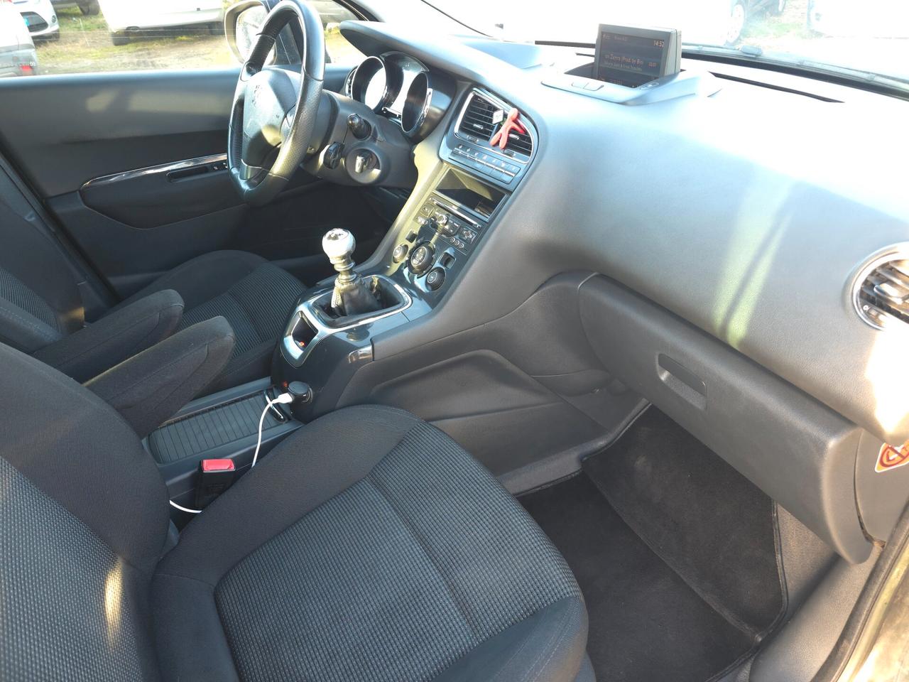 Peugeot 5008 1.6 HDi 112CV Active