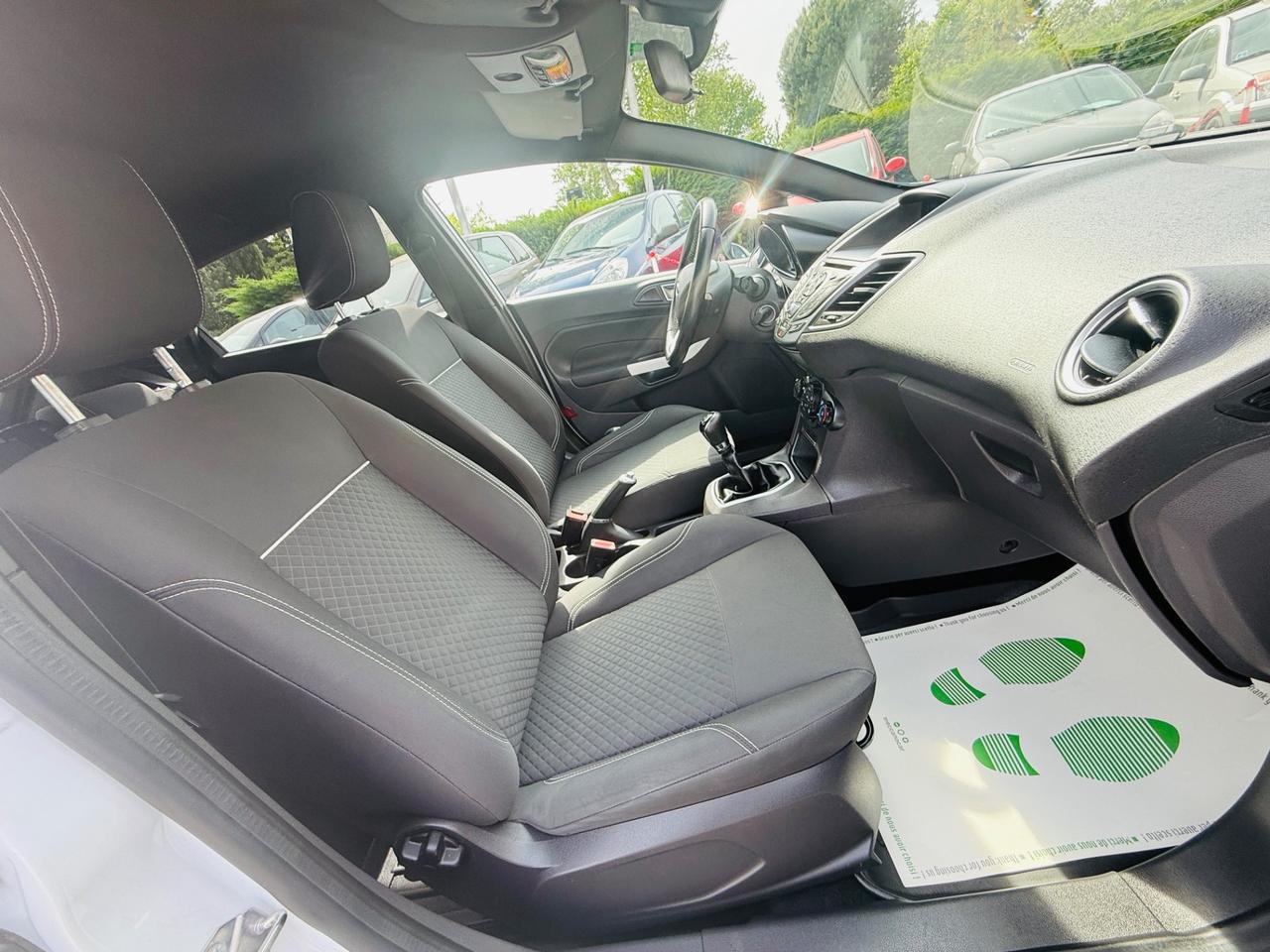 Ford Fiesta 1.2 B/GPL 82CV Black & White Edition