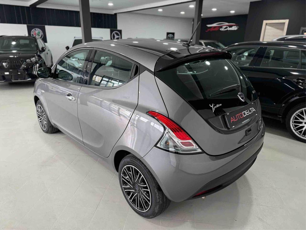 Lancia Ypsilon 1.0 FireFly 5 porte S&S Hybrid Alberta Ferretti
