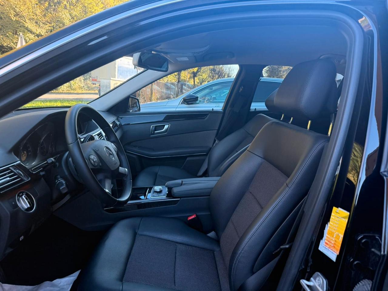 Mercedes-benz E 220 CDI BlueEFFICIENCY Avantgarde