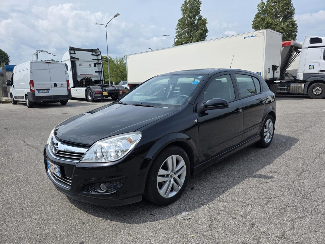 Opel Astra twinport 5 porte enjoy