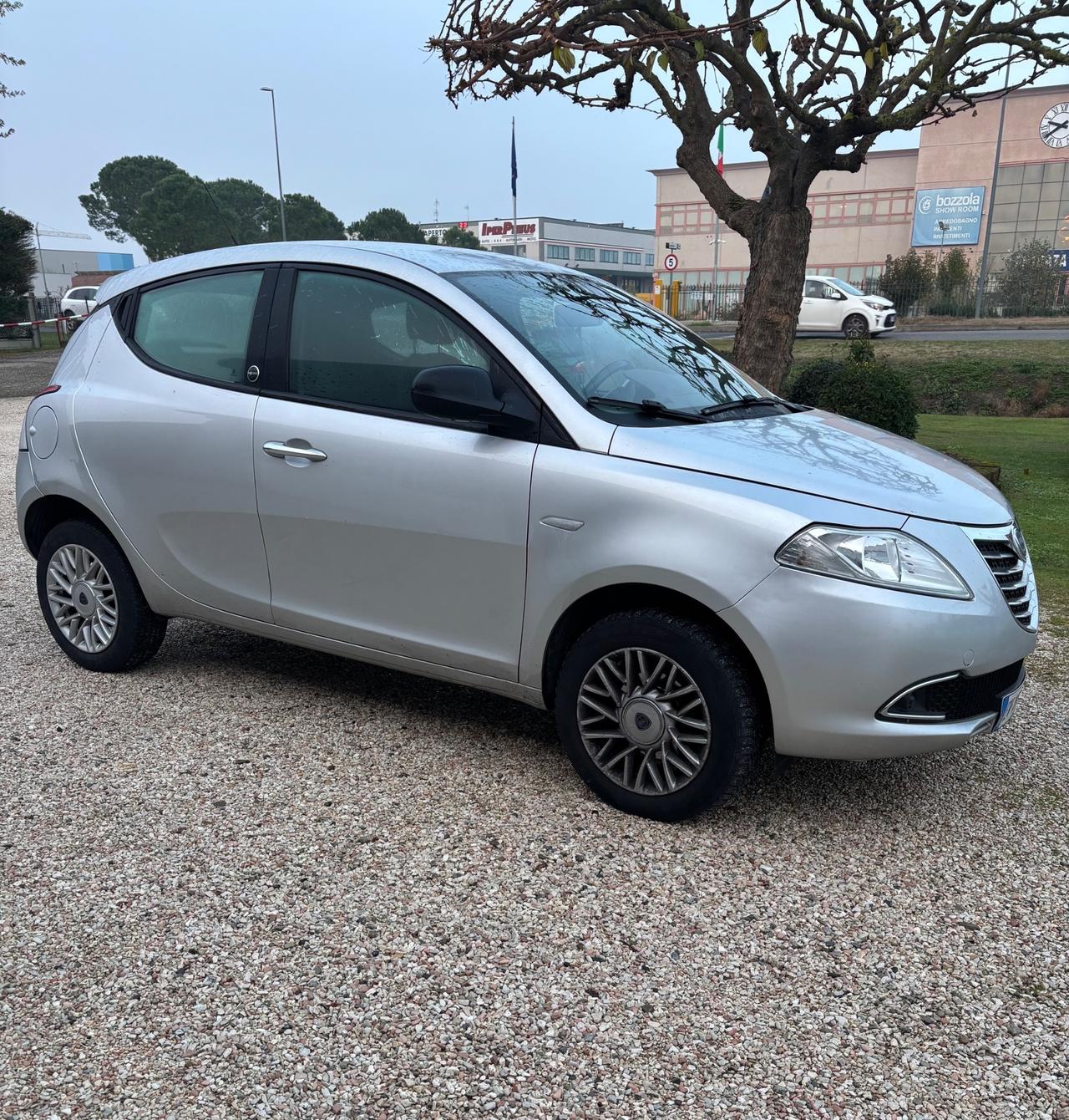 Lancia Ypsilon 0.9 TwinAir 85 CV 5 porte Metano Ecochic Gold