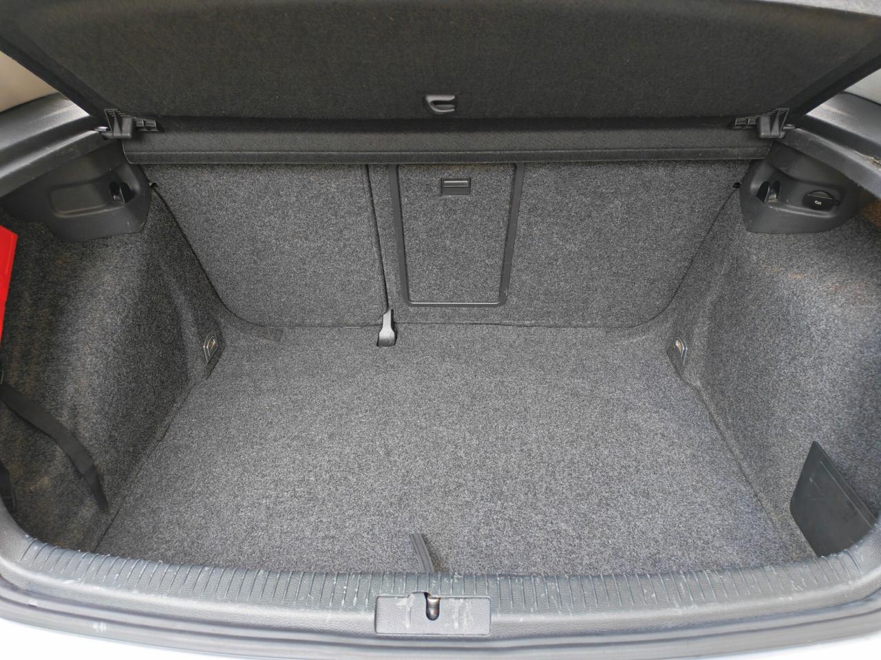 Volkswagen Golf 1.6 BENZINA 102cv / 139.000km / Neop.