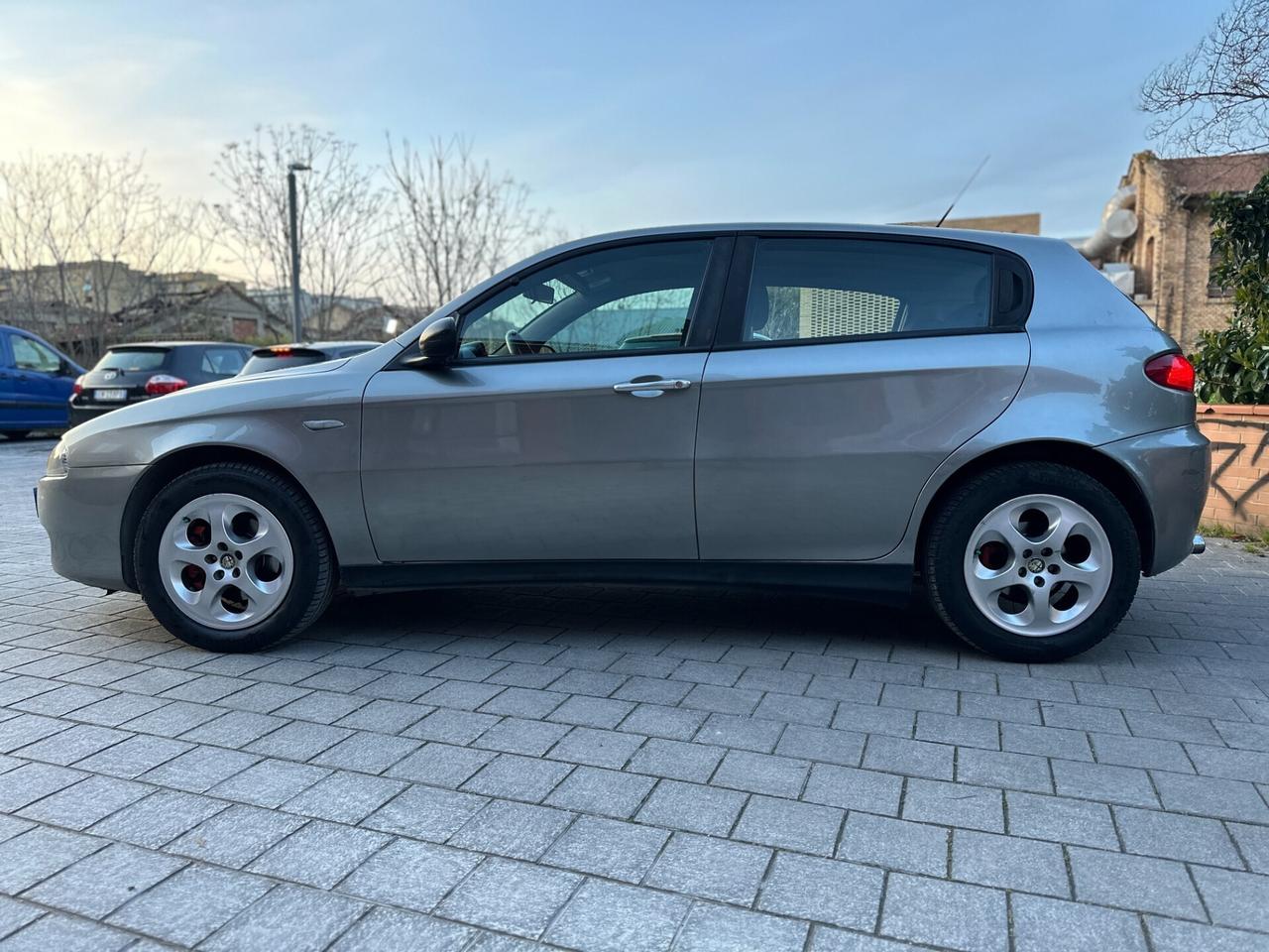 Alfa Romeo 147 1.9 JTDm 120cv UNIPRO