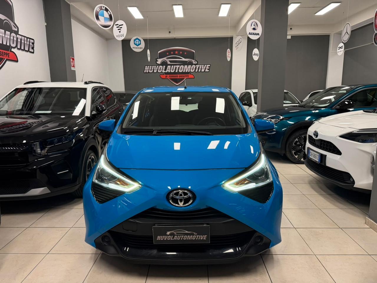 Toyota Aygo Connect 1.0 VVT-i 72 CV 5 porte x-play A RATE DA € 110 AL MESE