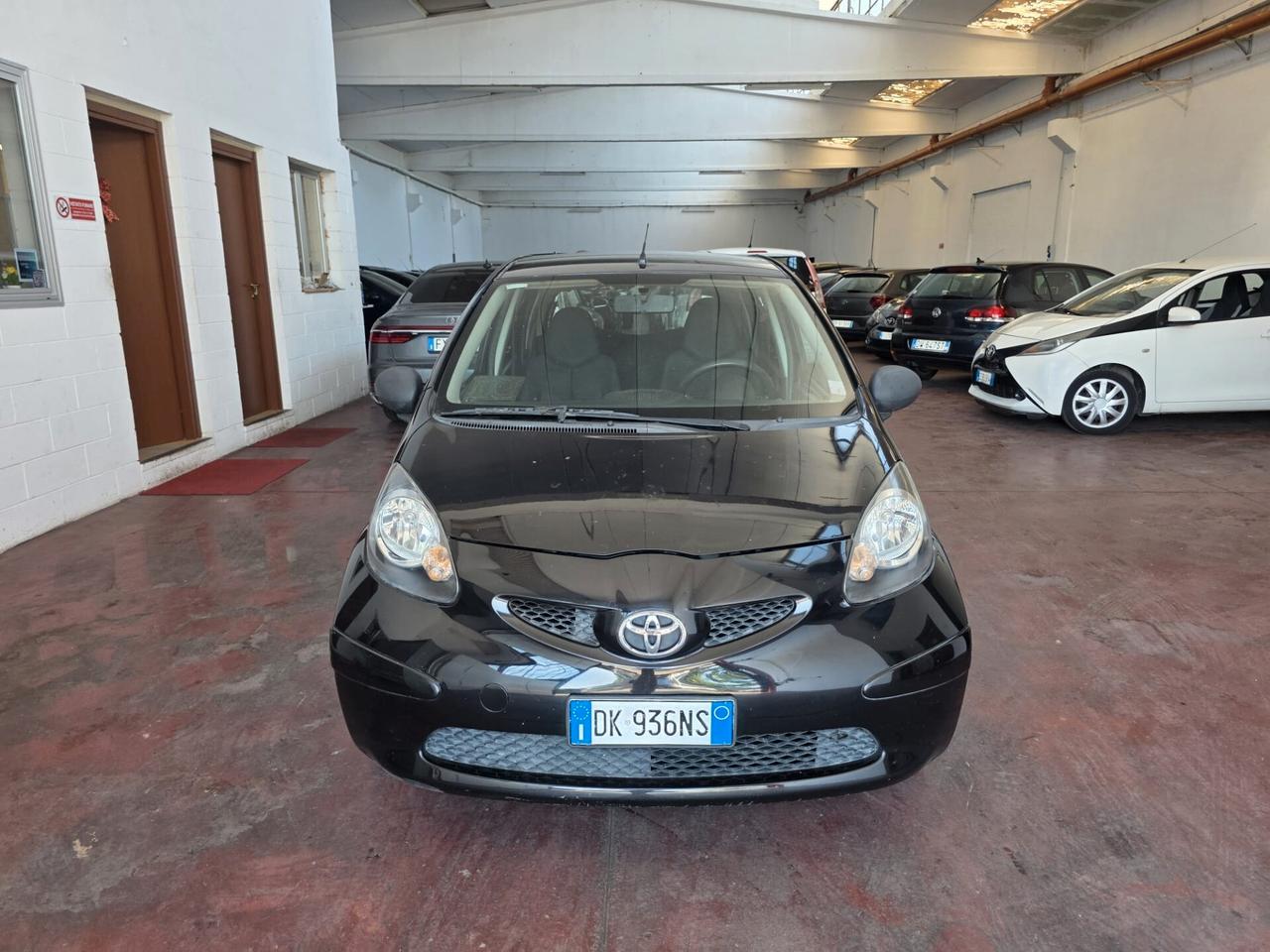 Toyota Aygo 1.0 12V VVT-i 5 porte Sol neopat