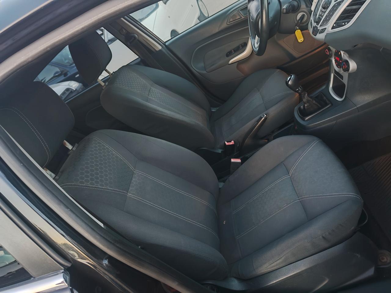 Ford Fiesta 1.2 Titanium 5p GPL