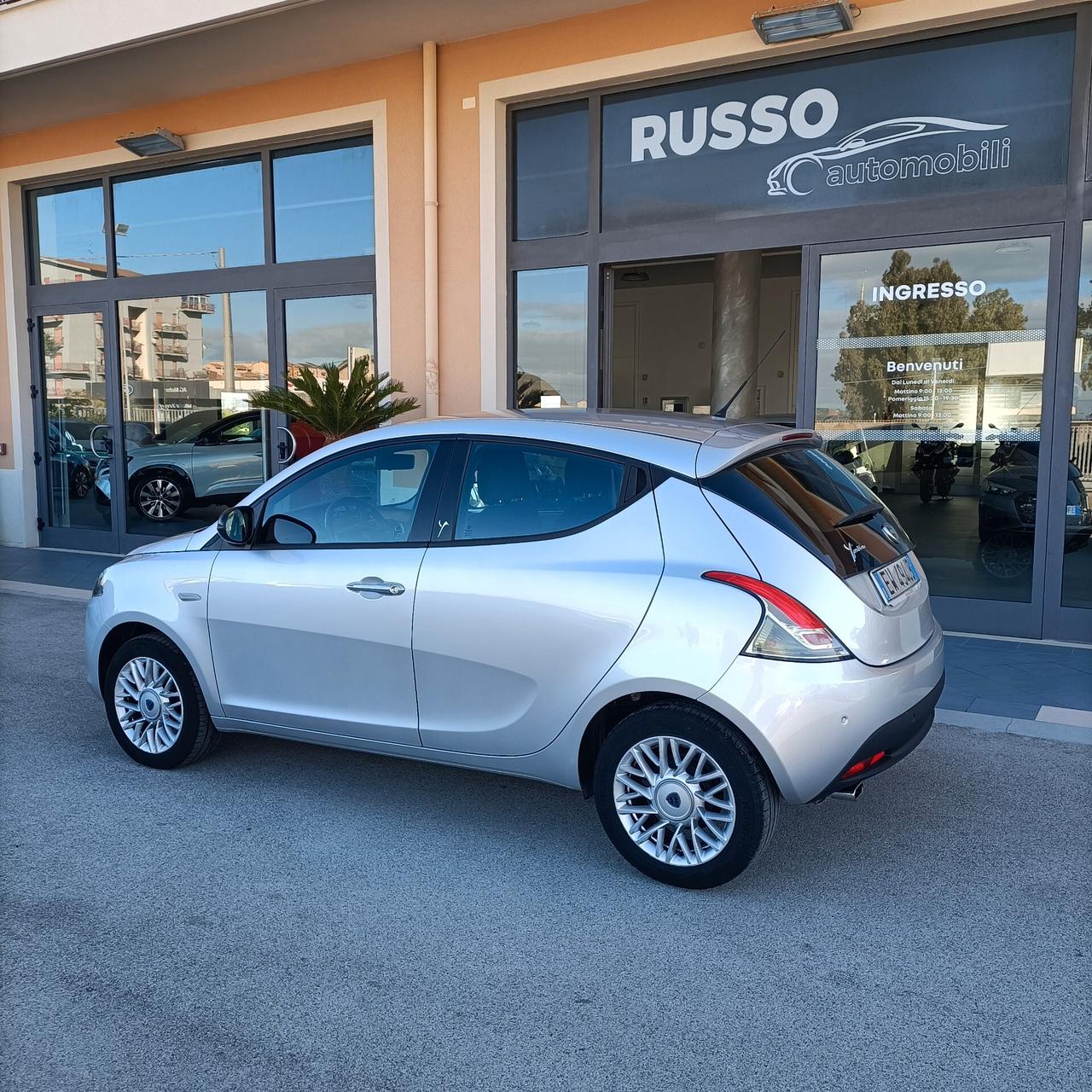 Lancia Ypsilon 1.2 69 CV 5 porte Gold