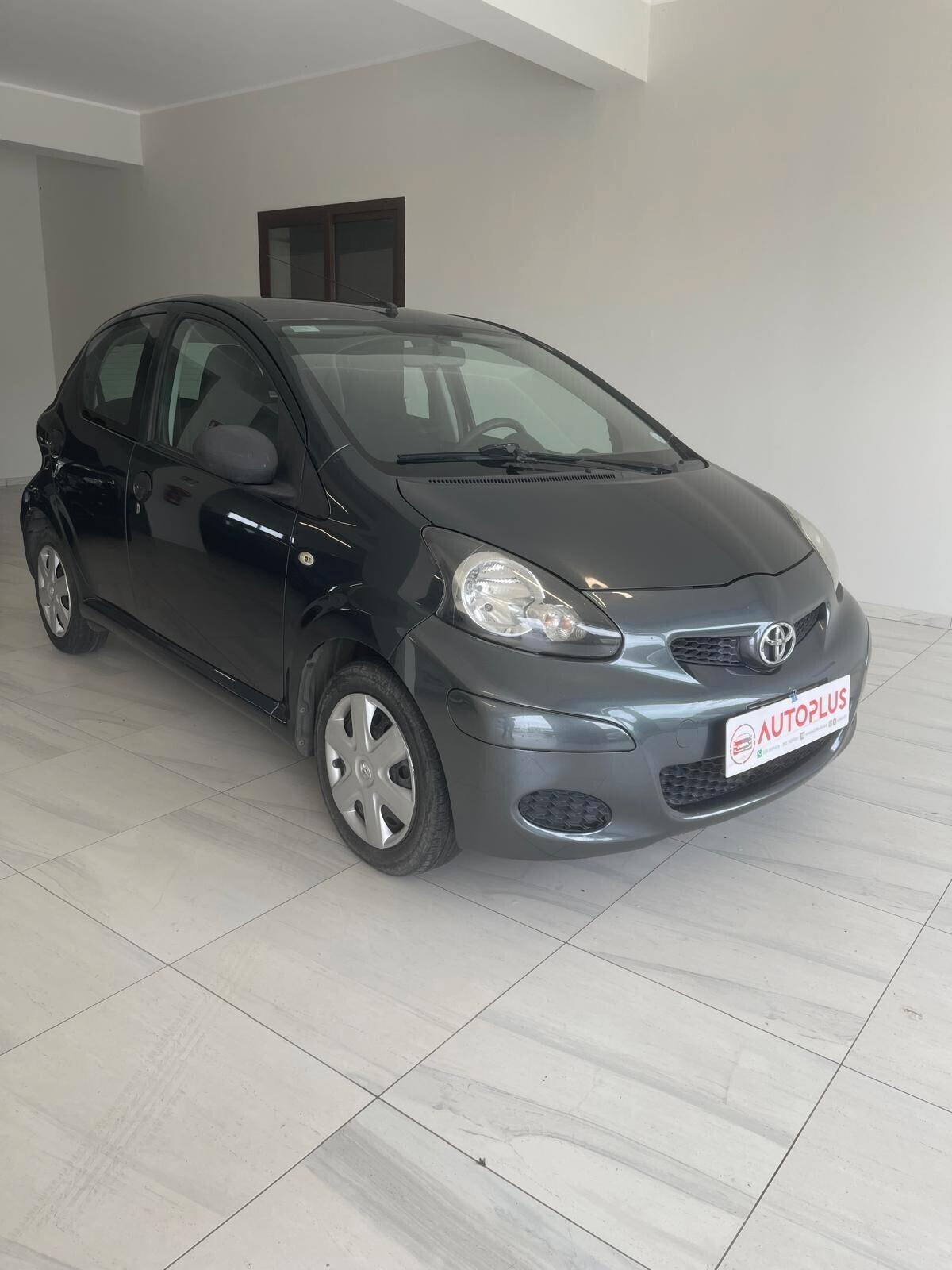 Toyota Aygo 1.0 12V VVT-i 5 porte Lounge Connect
