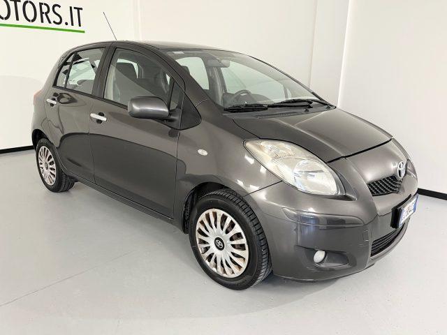 TOYOTA Yaris 1.0 5 porte "NEOPATENTATI"